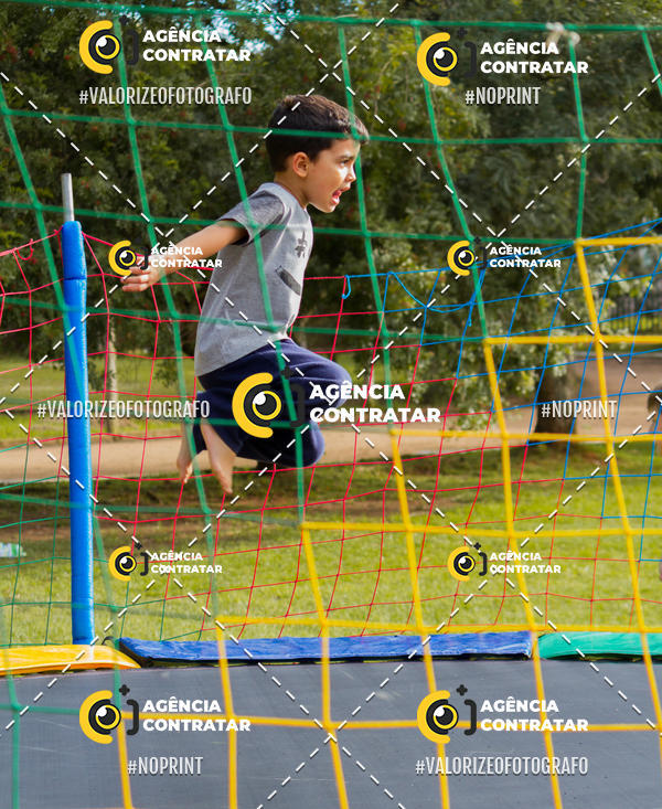 Buy your photos of the eventDia de Conscientizao do Autismo #Canoas #ClnicaMarantha on Fotop