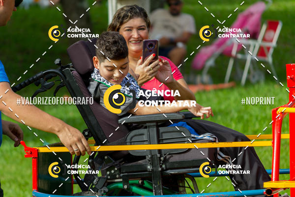 Buy your photos of the eventDia de Conscientizao do Autismo #Canoas #ClnicaMarantha on Fotop