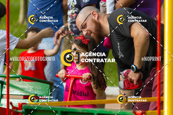 Buy your photos of the eventDia de Conscientizao do Autismo #Canoas #ClnicaMarantha on Fotop