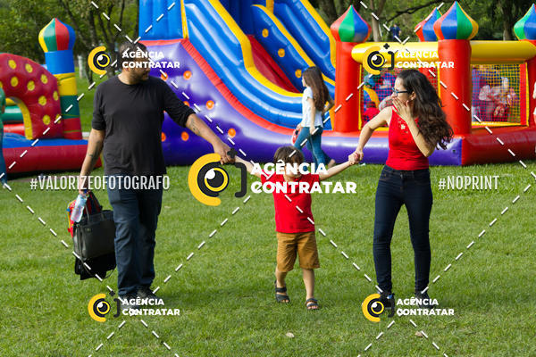 Buy your photos of the eventDia de Conscientizao do Autismo #Canoas #ClnicaMarantha on Fotop