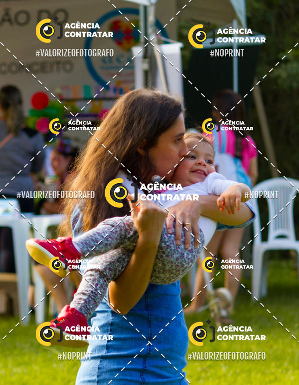 Buy your photos of the eventDia de Conscientizao do Autismo #Canoas #ClnicaMarantha on Fotop