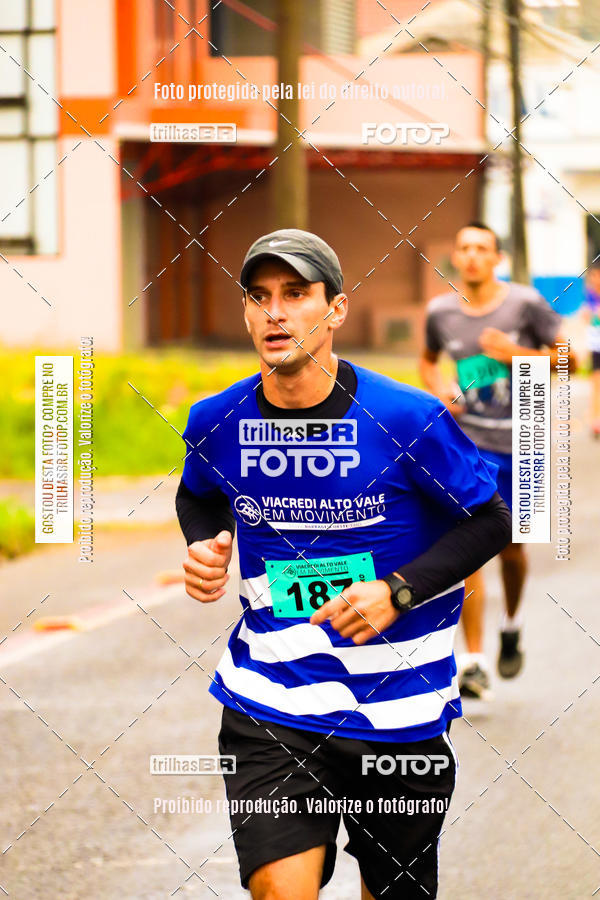 Buy your photos of the event2 Viacredi Alto Vale em Movimento on Fotop