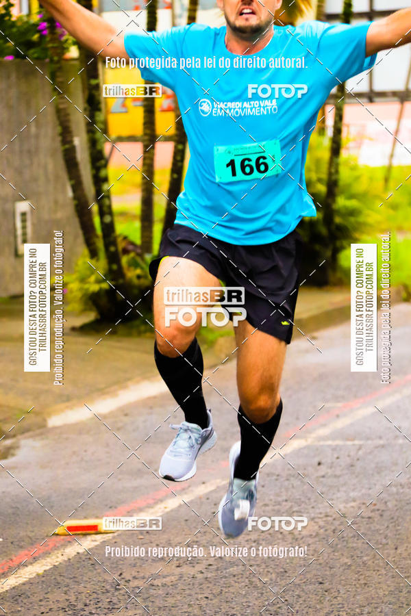 Buy your photos of the event2 Viacredi Alto Vale em Movimento on Fotop
