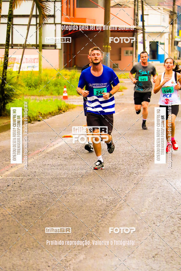 Buy your photos of the event2 Viacredi Alto Vale em Movimento on Fotop