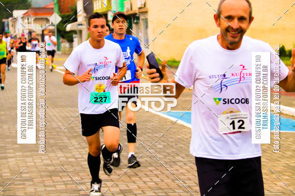 Buy your photos of the event2 Viacredi Alto Vale em Movimento on Fotop