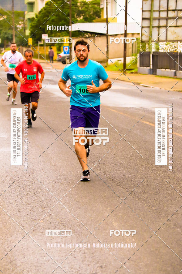 Buy your photos of the event2 Viacredi Alto Vale em Movimento on Fotop