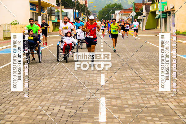 Buy your photos of the event2 Viacredi Alto Vale em Movimento on Fotop