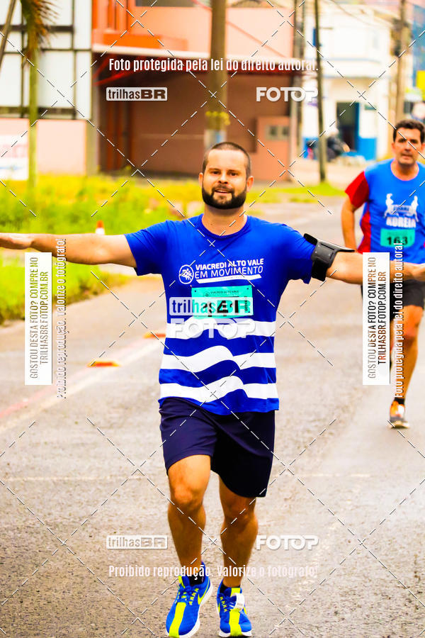 Buy your photos of the event2 Viacredi Alto Vale em Movimento on Fotop