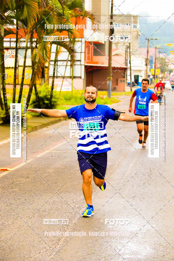 Buy your photos of the event2 Viacredi Alto Vale em Movimento on Fotop