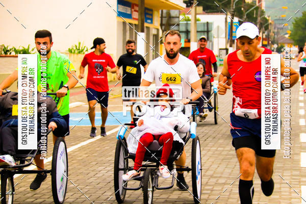 Buy your photos of the event2 Viacredi Alto Vale em Movimento on Fotop