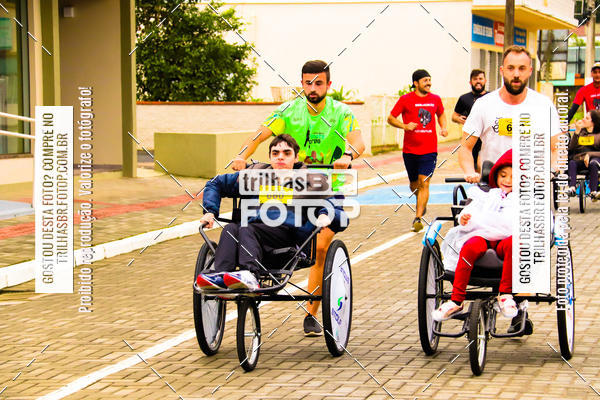 Buy your photos of the event2 Viacredi Alto Vale em Movimento on Fotop