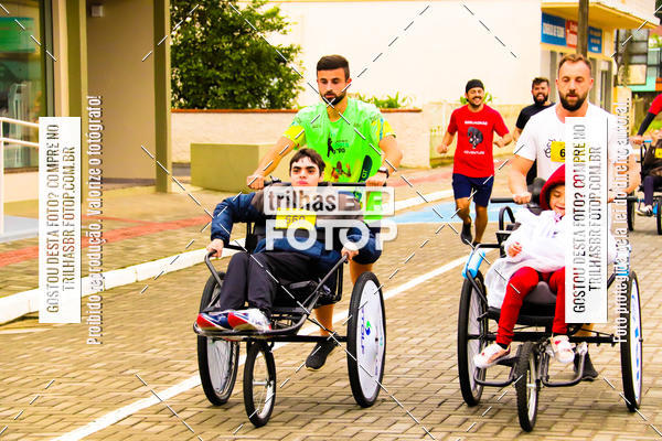 Buy your photos of the event2 Viacredi Alto Vale em Movimento on Fotop