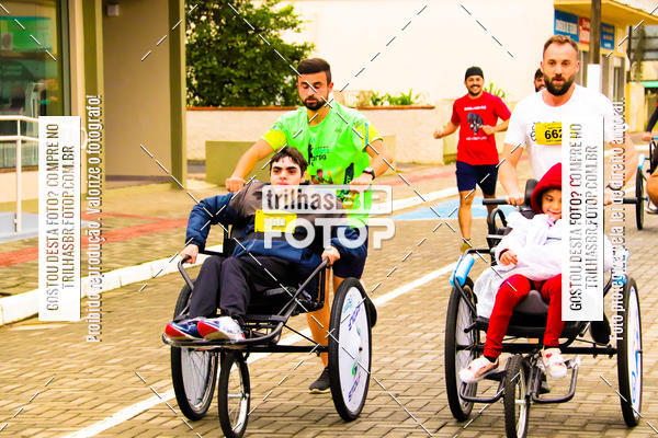 Buy your photos of the event2 Viacredi Alto Vale em Movimento on Fotop