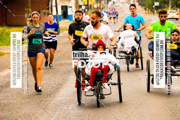 Buy your photos of the event2 Viacredi Alto Vale em Movimento on Fotop