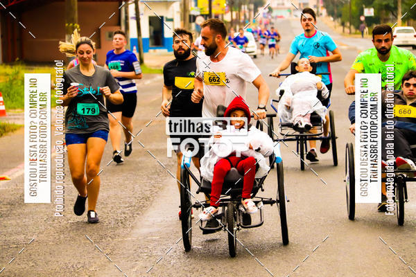 Buy your photos of the event2 Viacredi Alto Vale em Movimento on Fotop
