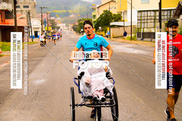 Buy your photos of the event2 Viacredi Alto Vale em Movimento on Fotop