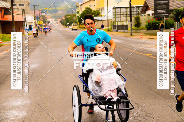 Buy your photos of the event2 Viacredi Alto Vale em Movimento on Fotop
