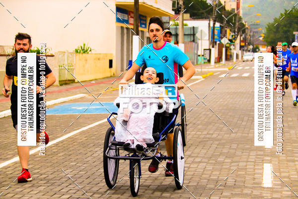 Buy your photos of the event2 Viacredi Alto Vale em Movimento on Fotop