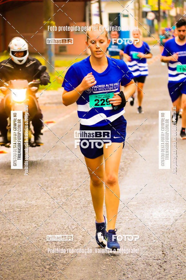 Buy your photos of the event2 Viacredi Alto Vale em Movimento on Fotop