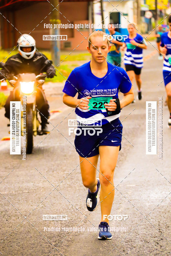Buy your photos of the event2 Viacredi Alto Vale em Movimento on Fotop