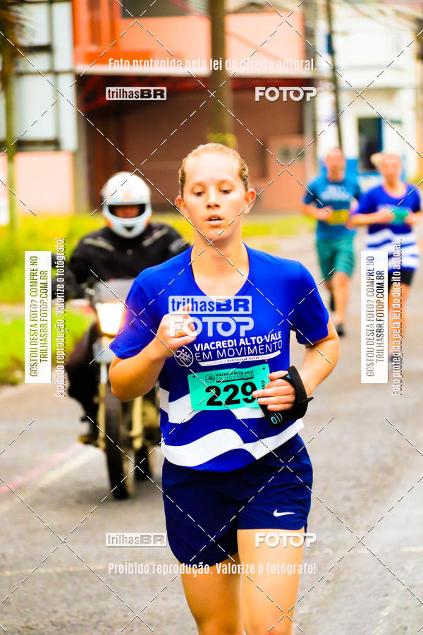 Buy your photos of the event2 Viacredi Alto Vale em Movimento on Fotop