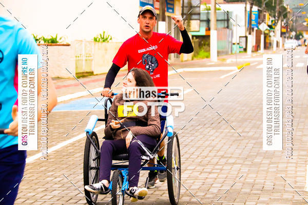 Buy your photos of the event2 Viacredi Alto Vale em Movimento on Fotop