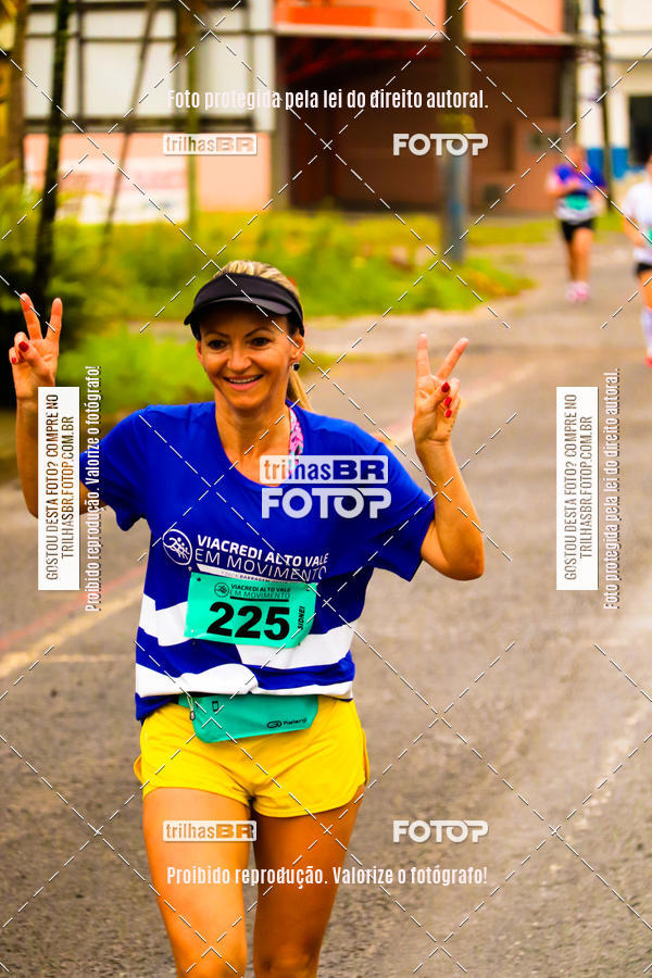 Buy your photos of the event2 Viacredi Alto Vale em Movimento on Fotop