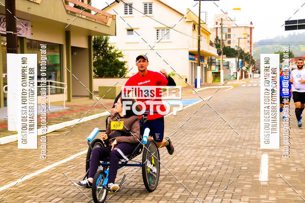 Buy your photos of the event2 Viacredi Alto Vale em Movimento on Fotop