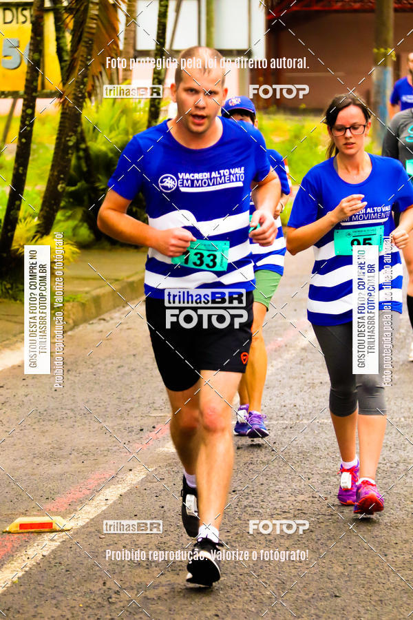 Buy your photos of the event2 Viacredi Alto Vale em Movimento on Fotop
