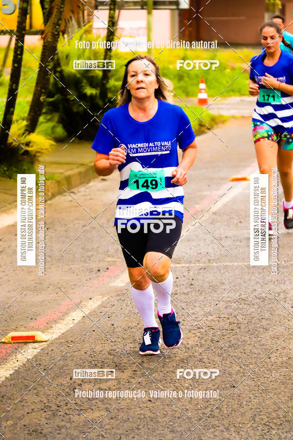 Buy your photos of the event2 Viacredi Alto Vale em Movimento on Fotop