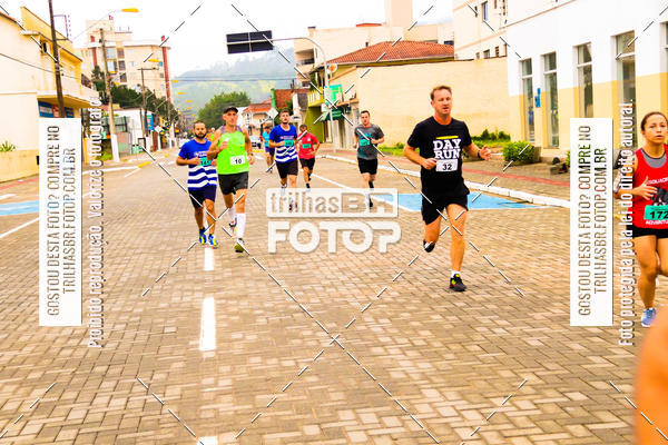 Buy your photos of the event2 Viacredi Alto Vale em Movimento on Fotop