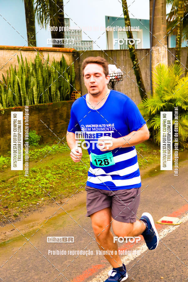 Buy your photos of the event2 Viacredi Alto Vale em Movimento on Fotop