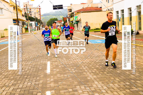 Buy your photos of the event2 Viacredi Alto Vale em Movimento on Fotop