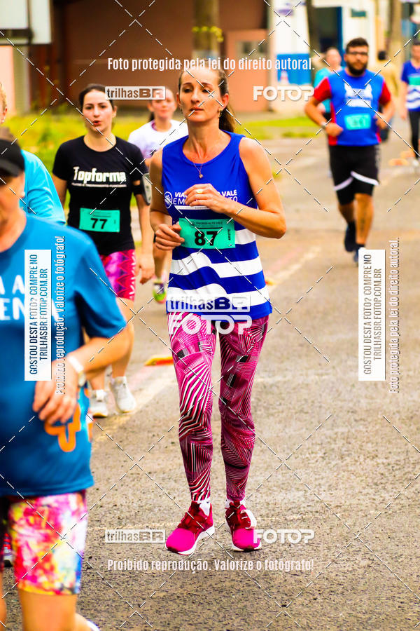 Buy your photos of the event2 Viacredi Alto Vale em Movimento on Fotop