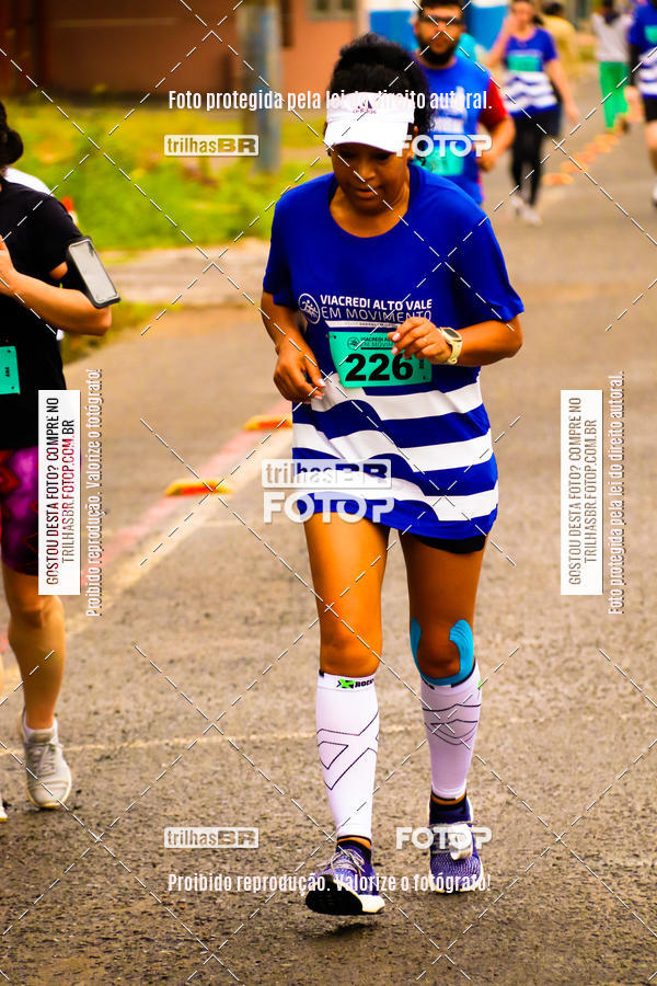 Buy your photos of the event2 Viacredi Alto Vale em Movimento on Fotop