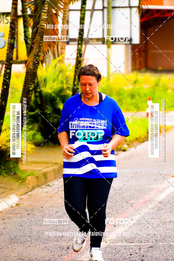 Buy your photos of the event2 Viacredi Alto Vale em Movimento on Fotop