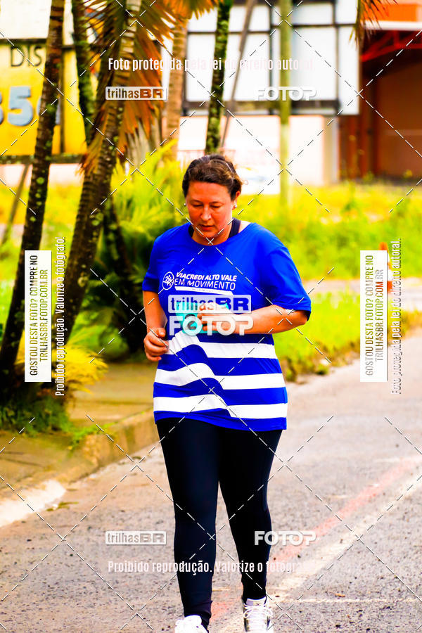Buy your photos of the event2 Viacredi Alto Vale em Movimento on Fotop