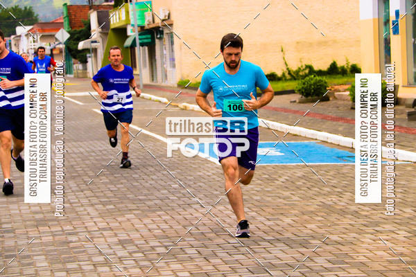 Buy your photos of the event2 Viacredi Alto Vale em Movimento on Fotop