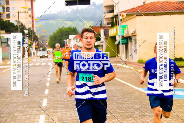 Buy your photos of the event2 Viacredi Alto Vale em Movimento on Fotop