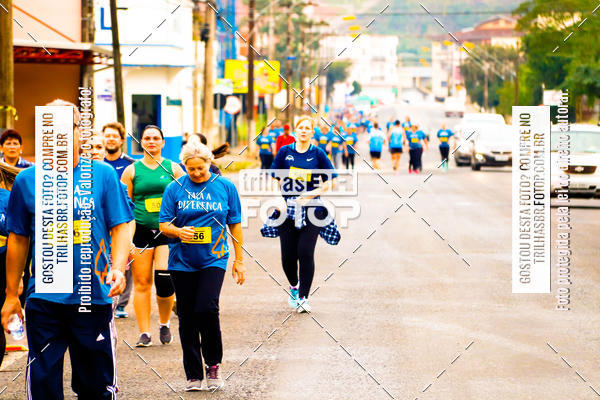 Buy your photos of the event2 Viacredi Alto Vale em Movimento on Fotop