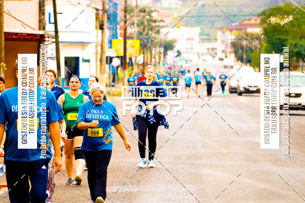 Buy your photos of the event2 Viacredi Alto Vale em Movimento on Fotop