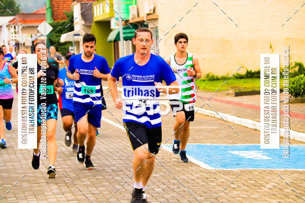 Buy your photos of the event2 Viacredi Alto Vale em Movimento on Fotop