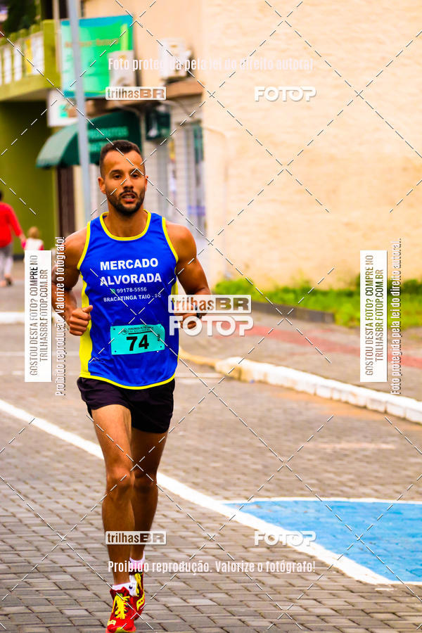 Buy your photos of the event2 Viacredi Alto Vale em Movimento on Fotop