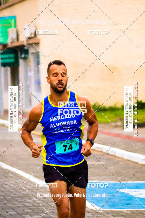 Buy your photos of the event2 Viacredi Alto Vale em Movimento on Fotop