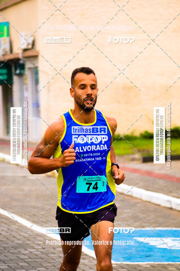 Buy your photos of the event2 Viacredi Alto Vale em Movimento on Fotop