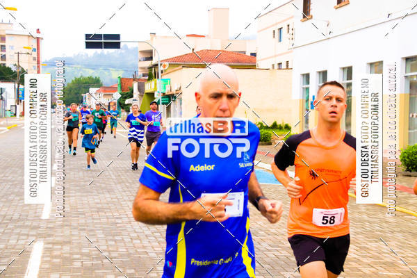 Buy your photos of the event2 Viacredi Alto Vale em Movimento on Fotop