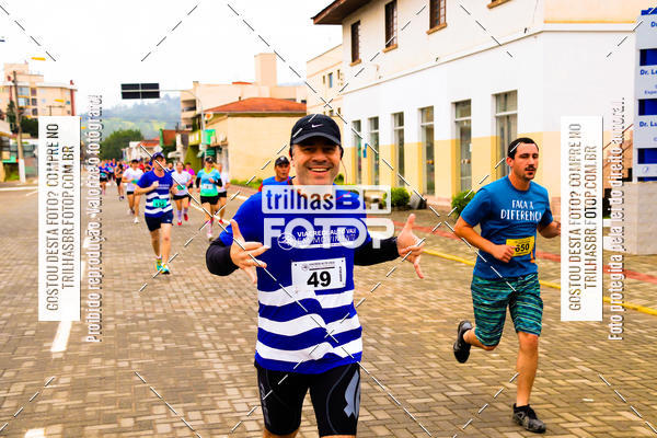 Buy your photos of the event2 Viacredi Alto Vale em Movimento on Fotop