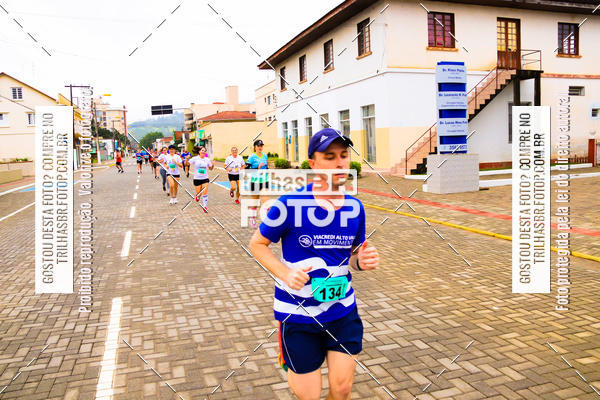 Buy your photos of the event2 Viacredi Alto Vale em Movimento on Fotop