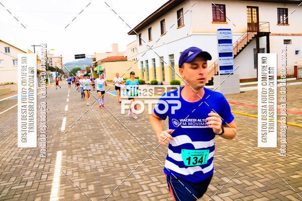 Buy your photos of the event2 Viacredi Alto Vale em Movimento on Fotop