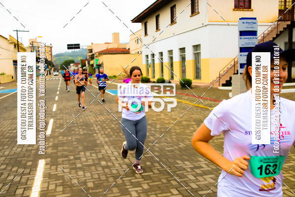 Buy your photos of the event2 Viacredi Alto Vale em Movimento on Fotop